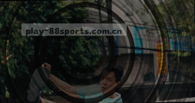 阳光下手机相册，轻轻一点打开